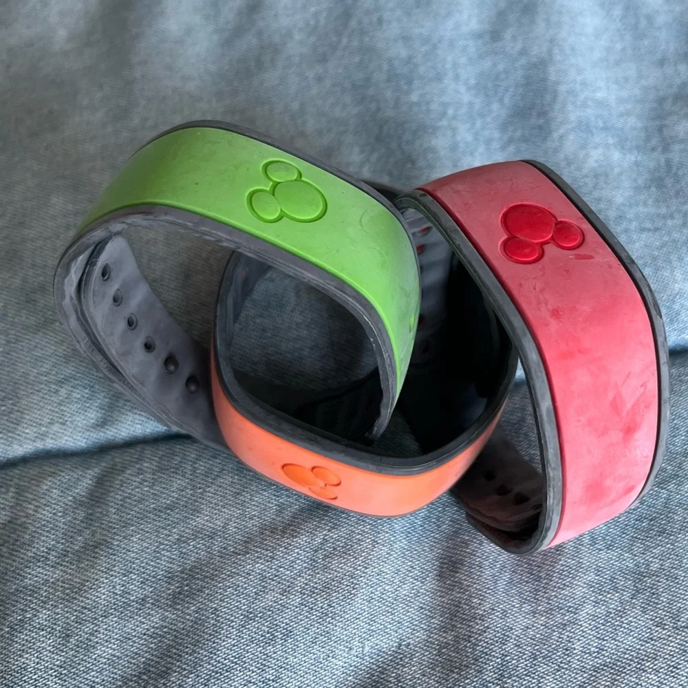 👍🏼🪅Disney Accessories – Set of 3 🎉